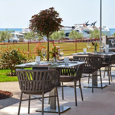 Palazzo Rainis & - Small Luxury - Adults Only Szálloda Novigrad Istria